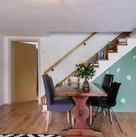 Lejlighed Mediterranean Family Design *