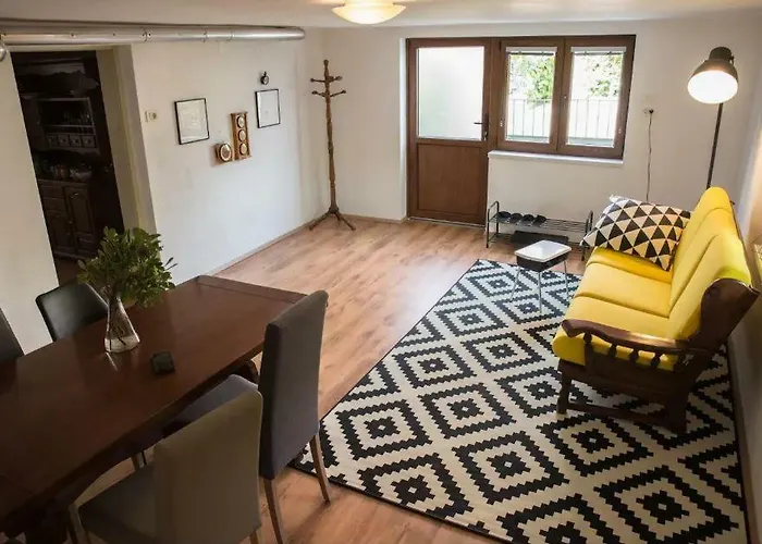 Mediterranean Family Design 아파트 이졸라